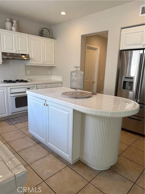 Irvine, CA 92602,45 Avondale