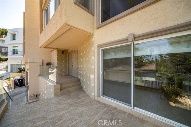 Los Angeles, CA 90027,3751 Prestwick Drive