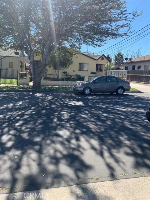 1742 West 82nd Street, Los Angeles, CA 90047