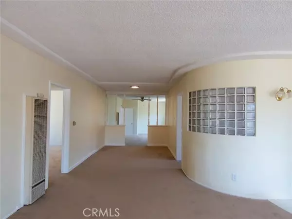 South Gate, CA 90280,9924 Hildreth Avenue