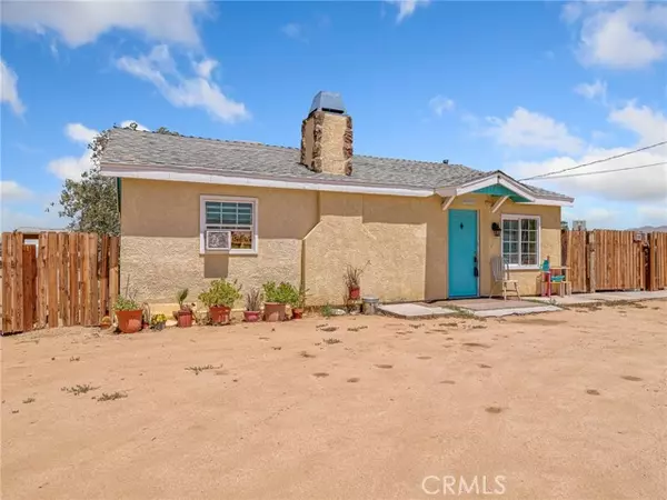 22006 Sioux Road, Apple Valley, CA 92308