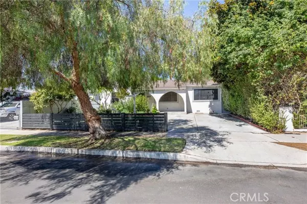 5835 Denny Avenue, North Hollywood, CA 91601