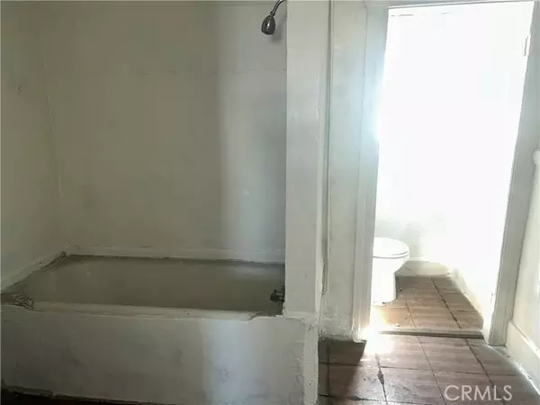 Los Angeles, CA 90011,146 East 45th Street