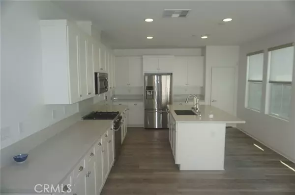 945 Vivid Lane, Costa Mesa, CA 92626