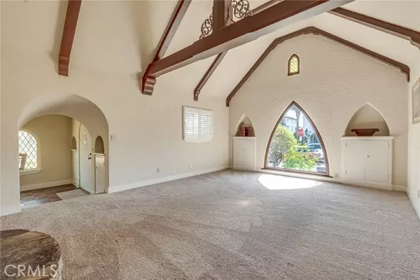 Long Beach, CA 90803,133 Pomona Southeast Avenue