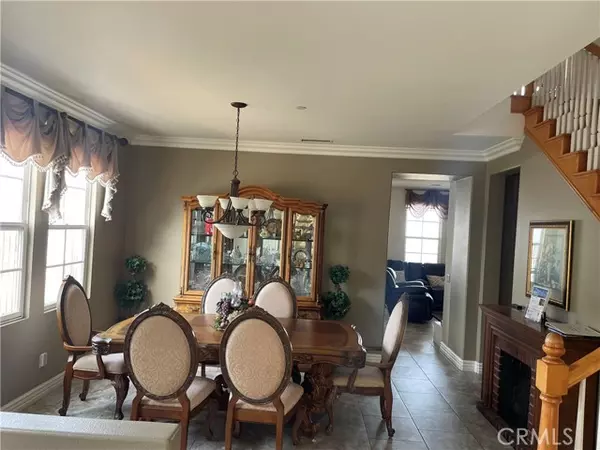 Signal Hill, CA 90755,2205 Starlight Lane