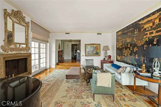 Beverly Hills, CA 90212,370 South Elm