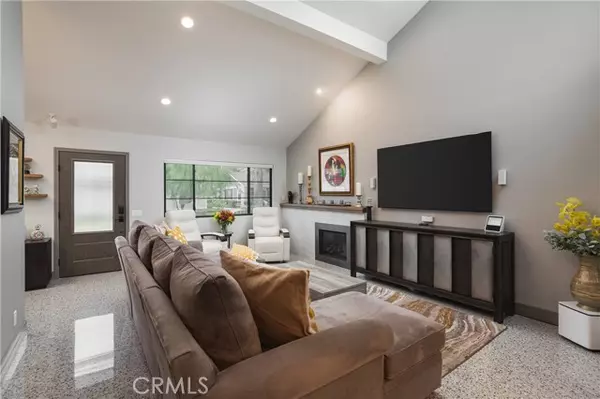 Santa Ana, CA 92704,1916 Bay Crest St