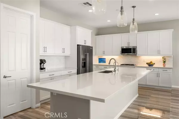 2310 Nova Way, Corona, CA 92883