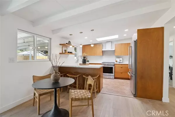 Santa Barbara, CA 93103,21 La Cadena Street