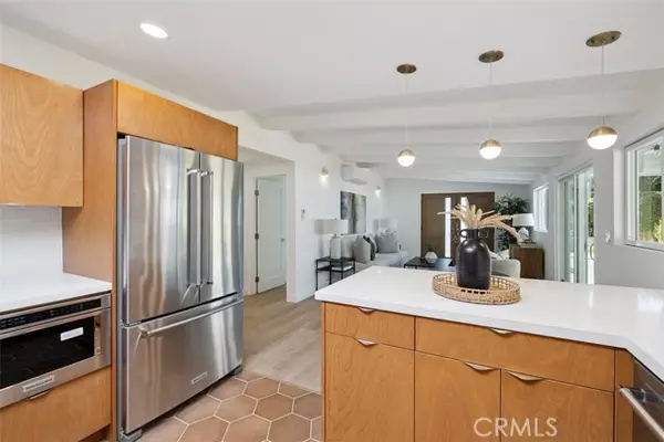 21 La Cadena Street, Santa Barbara, CA 93103