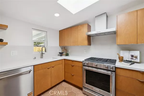 Santa Barbara, CA 93103,21 La Cadena Street