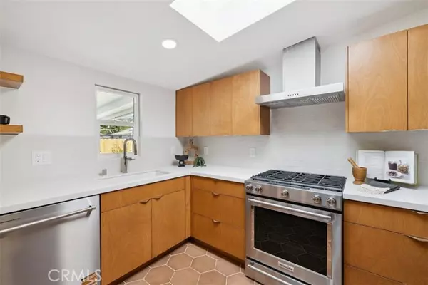 Santa Barbara, CA 93103,21 La Cadena Street