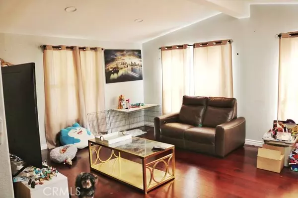 Santa Ana, CA 92704,220 Palos Verdes Drive