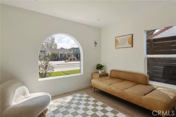 Los Angeles, CA 90039,2923 Acresite Street