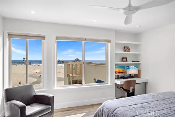 Huntington Beach, CA 92648,711 Pacific Coast