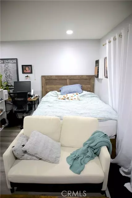 Long Beach, CA 90804,5585 East Pacific Coast