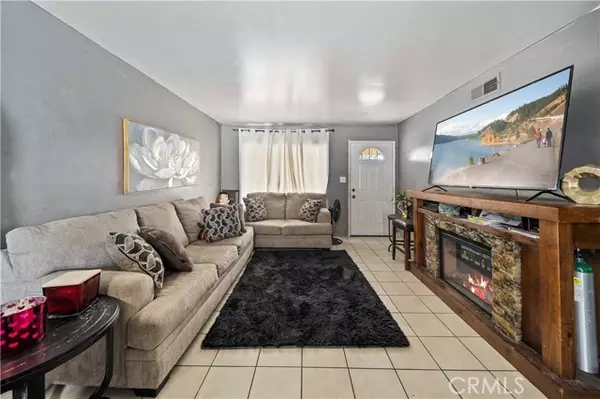 Lancaster, CA 93535,44961 East 5th st E