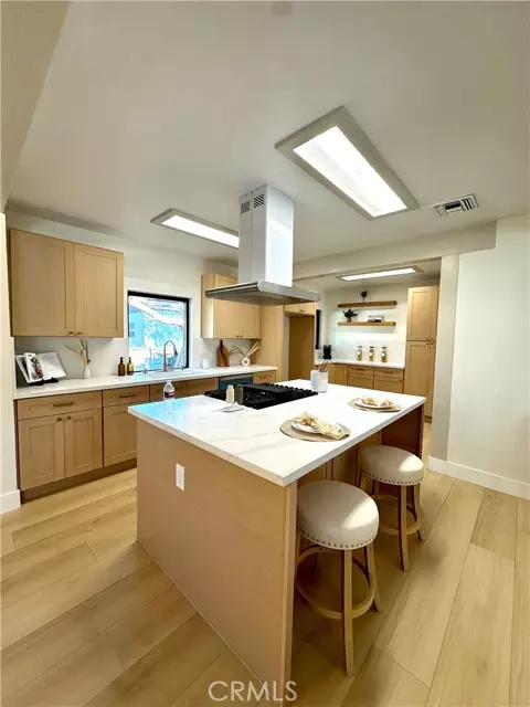Anaheim, CA 92805,628 South Clementine