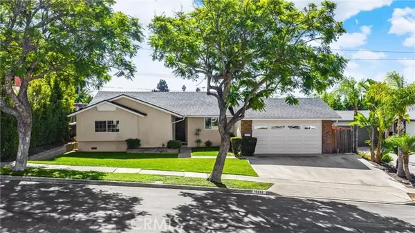 Yorba Linda, CA 92886,16692 Meadowview