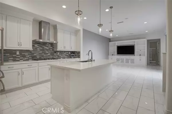 Irvine, CA 92618,148 Spectacle