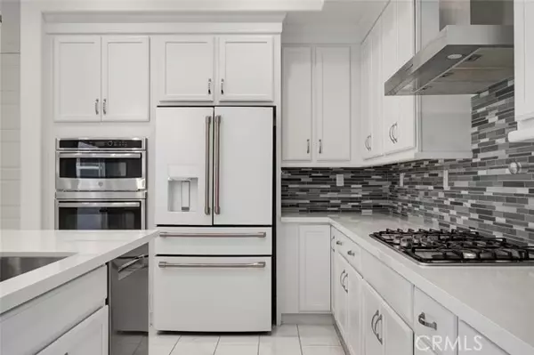 Irvine, CA 92618,148 Spectacle