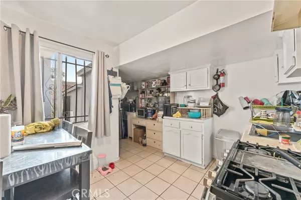 Los Angeles, CA 90003,6118 South Main