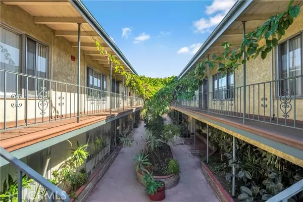 Long Beach, CA 90805,1518 East Artesia