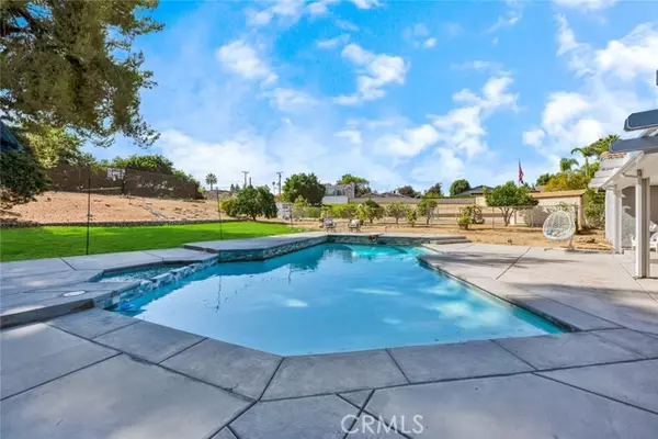 Yorba Linda, CA 92886,17842 Caballo