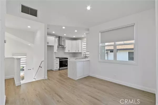 Los Alamitos, CA 90720,3961 Green