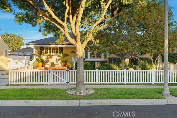 Lakewood, CA 90713,4802 Briercrest