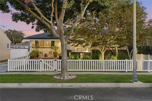 Lakewood, CA 90713,4802 Briercrest