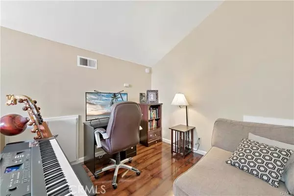 Lake Forest, CA 92630,20033 Shamrock Gln