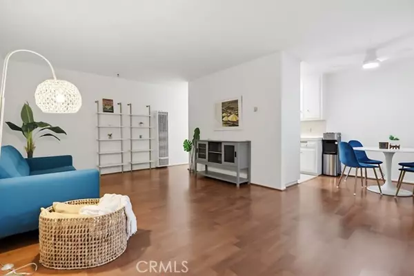 307 Cherry Avenue, Long Beach, CA 90802