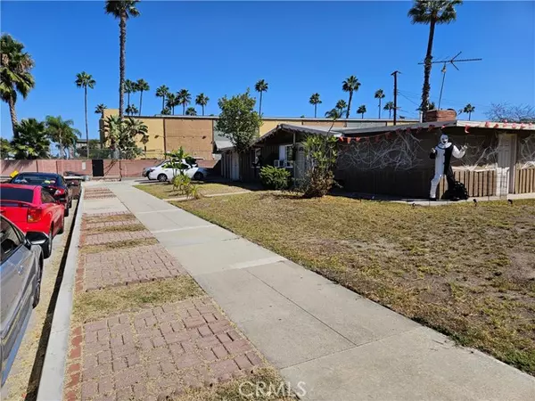 Anaheim, CA 92802,920 South Flore