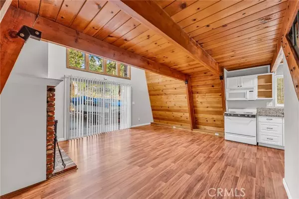 Running Springs, CA 92382,32068 Hunsaker