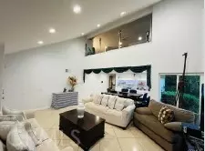 Cerritos, CA 90703,12711 Castleford