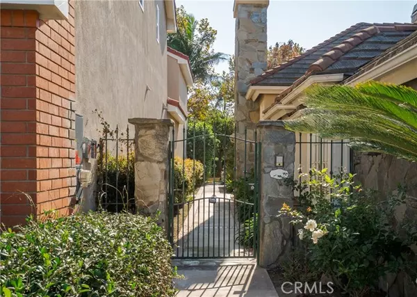 Huntington Beach, CA 92648,19371 Woodlands