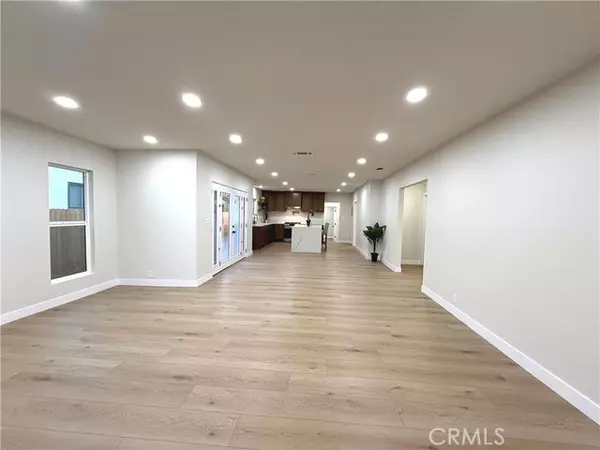 Santa Ana, CA 92707,1207 South Van Ness