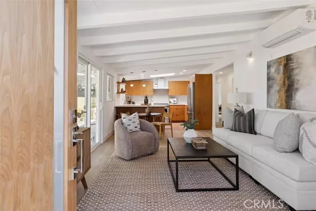 Santa Barbara, CA 93103,21 La Cadena Street