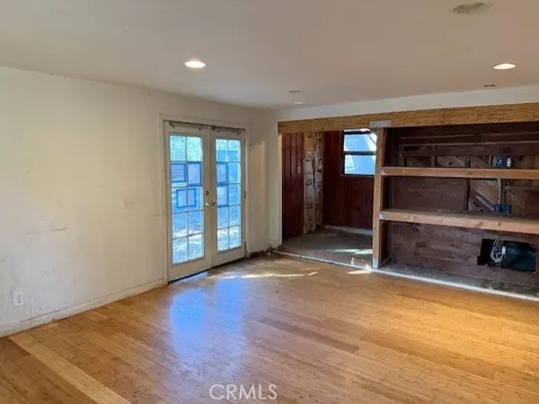 Altadena, CA 91001,3130 North Mount Curve