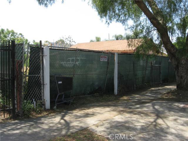 Compton, CA 90220,322 West Almond Street