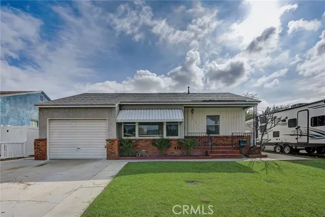 5032 Premiere Avenue, Lakewood, CA 90712