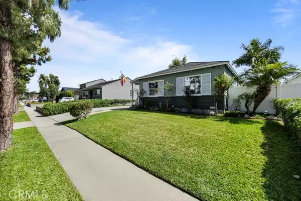 Lakewood, CA 90712,5338 Premiere Avenue