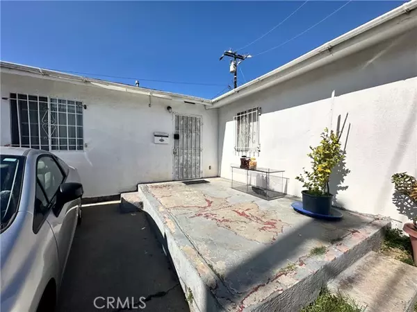 1022 Walnut Avenue, Long Beach, CA 90813