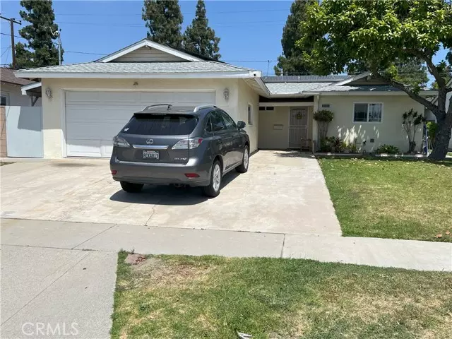 20320 Roseton Avenue, Lakewood, CA 90715