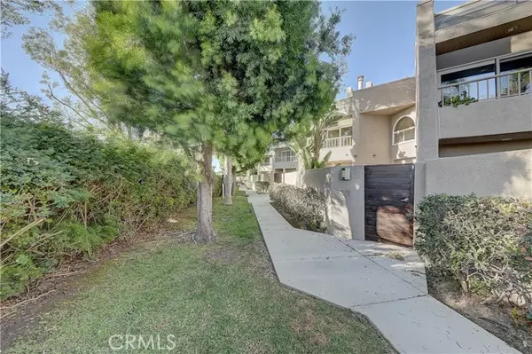 Costa Mesa, CA 92627,381 Bay View Terrace