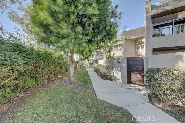 381 Bay View Terrace, Costa Mesa, CA 92627