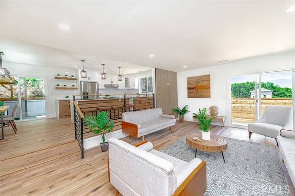 3823 Sunshine Court,  Studio City,  CA 91604