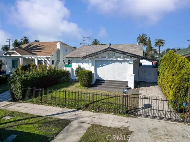 Los Angeles, CA 90062,1643 Leighton Avenue